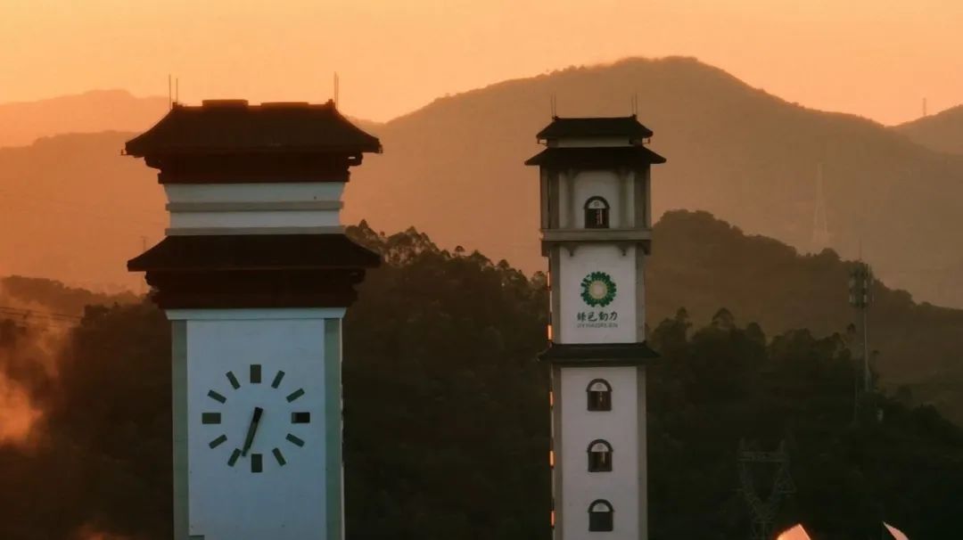 人生就是博品牌故事《人生就是博十二时间 · 只为优美生涯坚守》