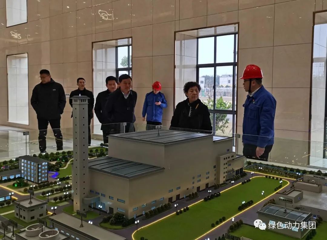 江西省生态情形厅一级巡视员石晶调研人生就是博丰城项目